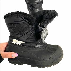 Sorel Boys 12 Winter Boots Black Velcro Tab